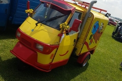 Ape Treffen am Flugplatz